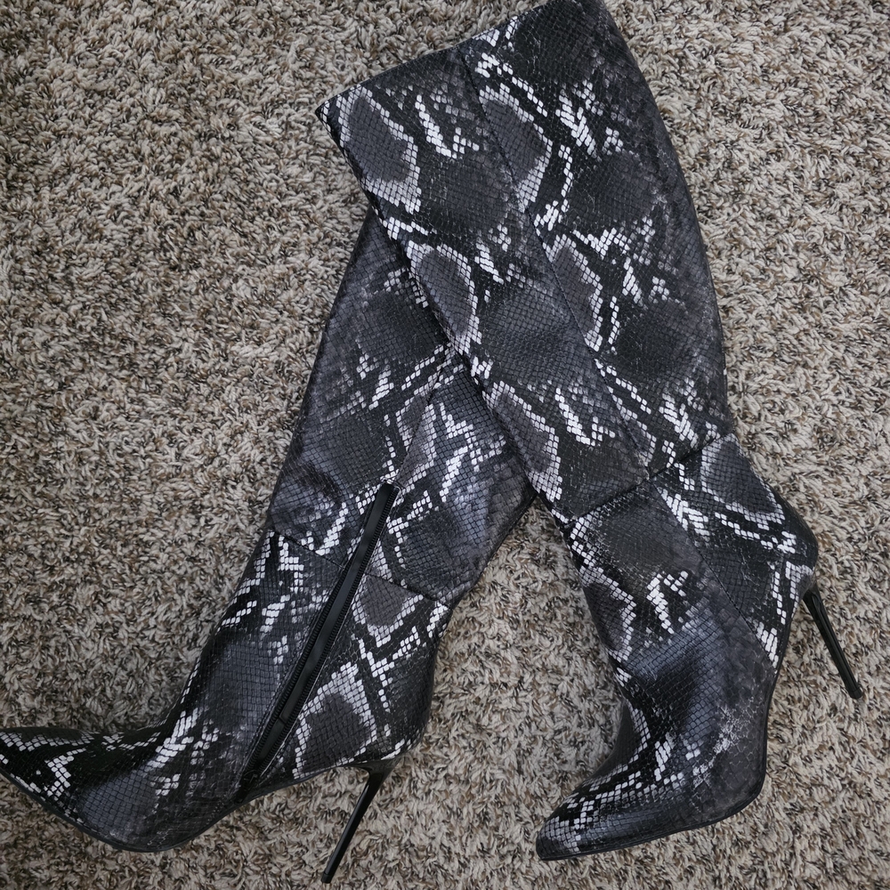 Forever 21 Black and White Snakeskin Heeled Boots